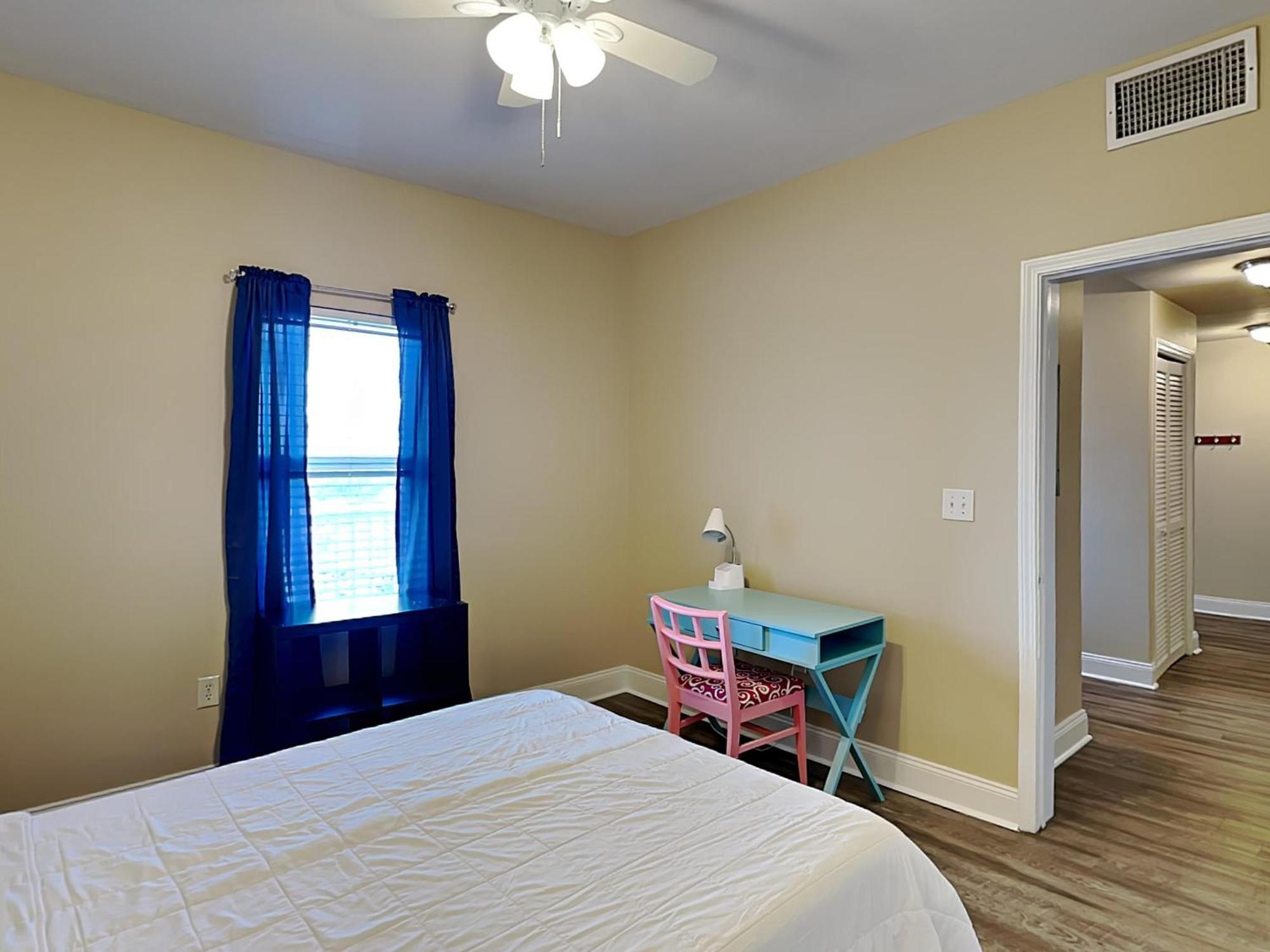 Laketown Wharf #1126