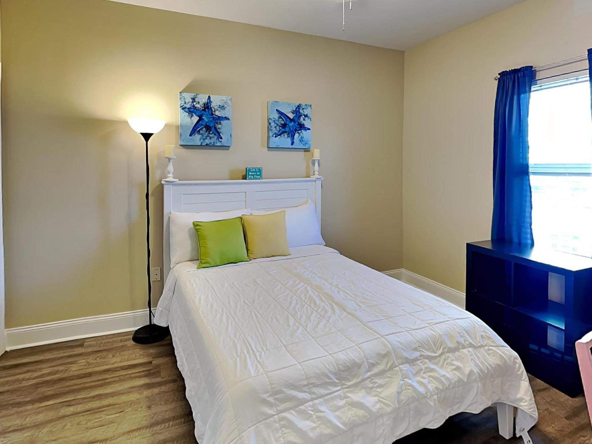 Apartment Laketown Wharf #1126