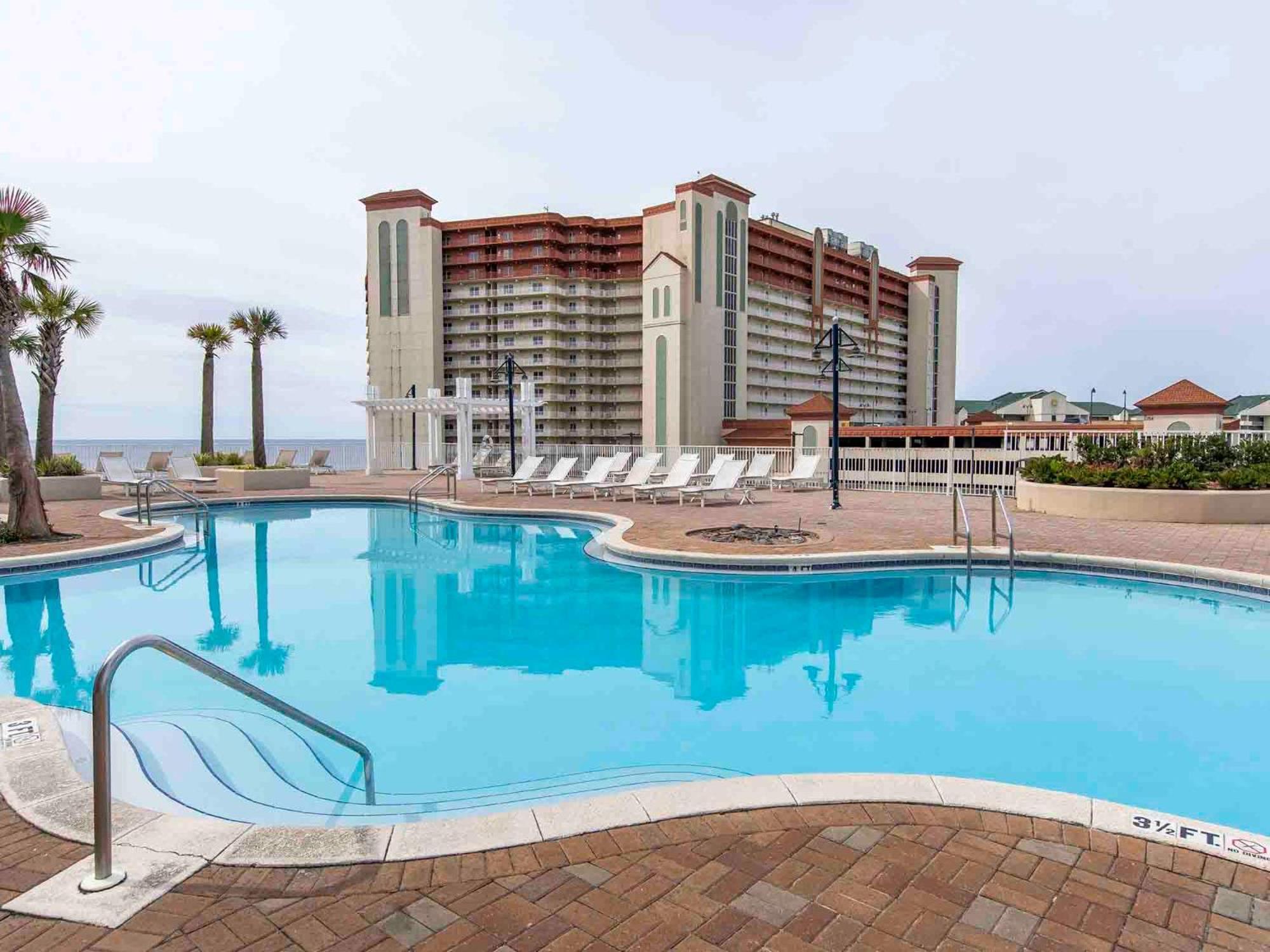 Laketown Wharf #1126 *