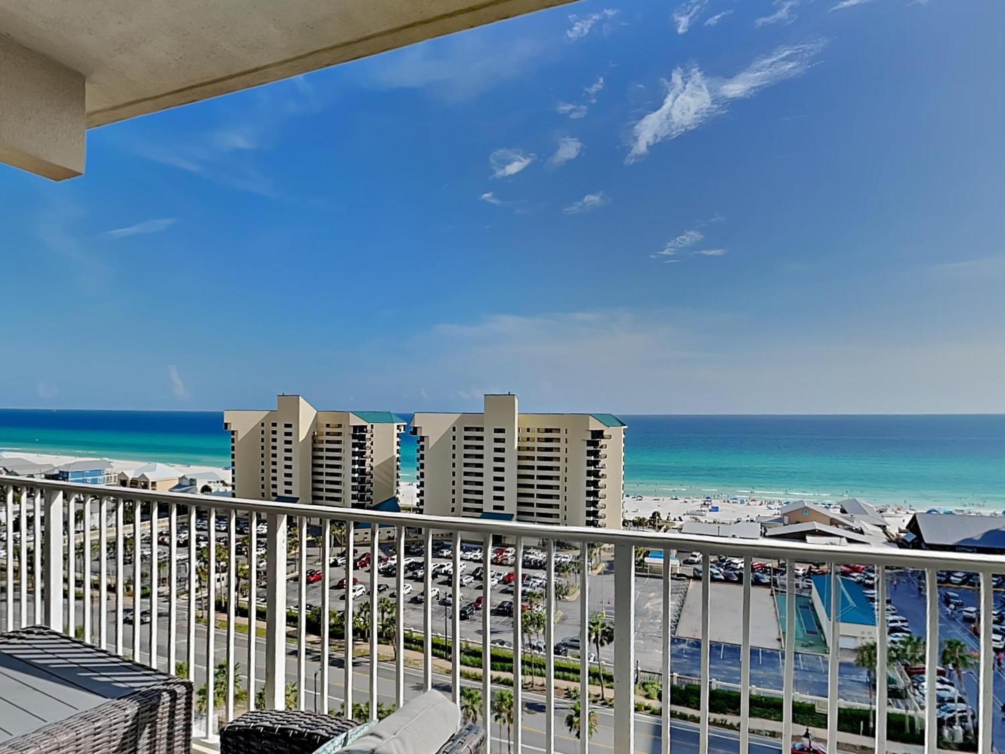 Apartment Laketown Wharf #1126